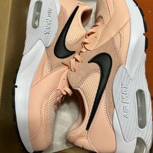 Woman Nike Air Max Excee